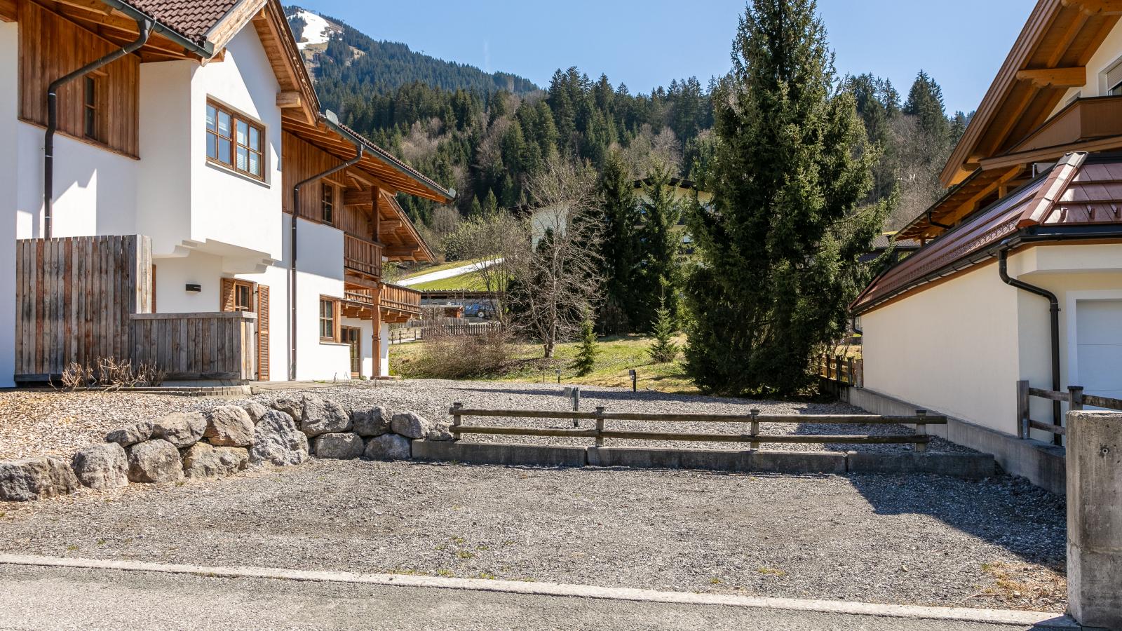 Kaiser Residence Top 1-Exterior summer