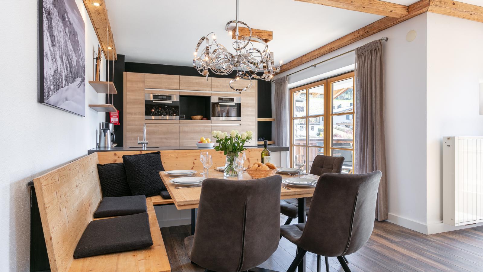 Kaiser Residence Top 1-Dining room