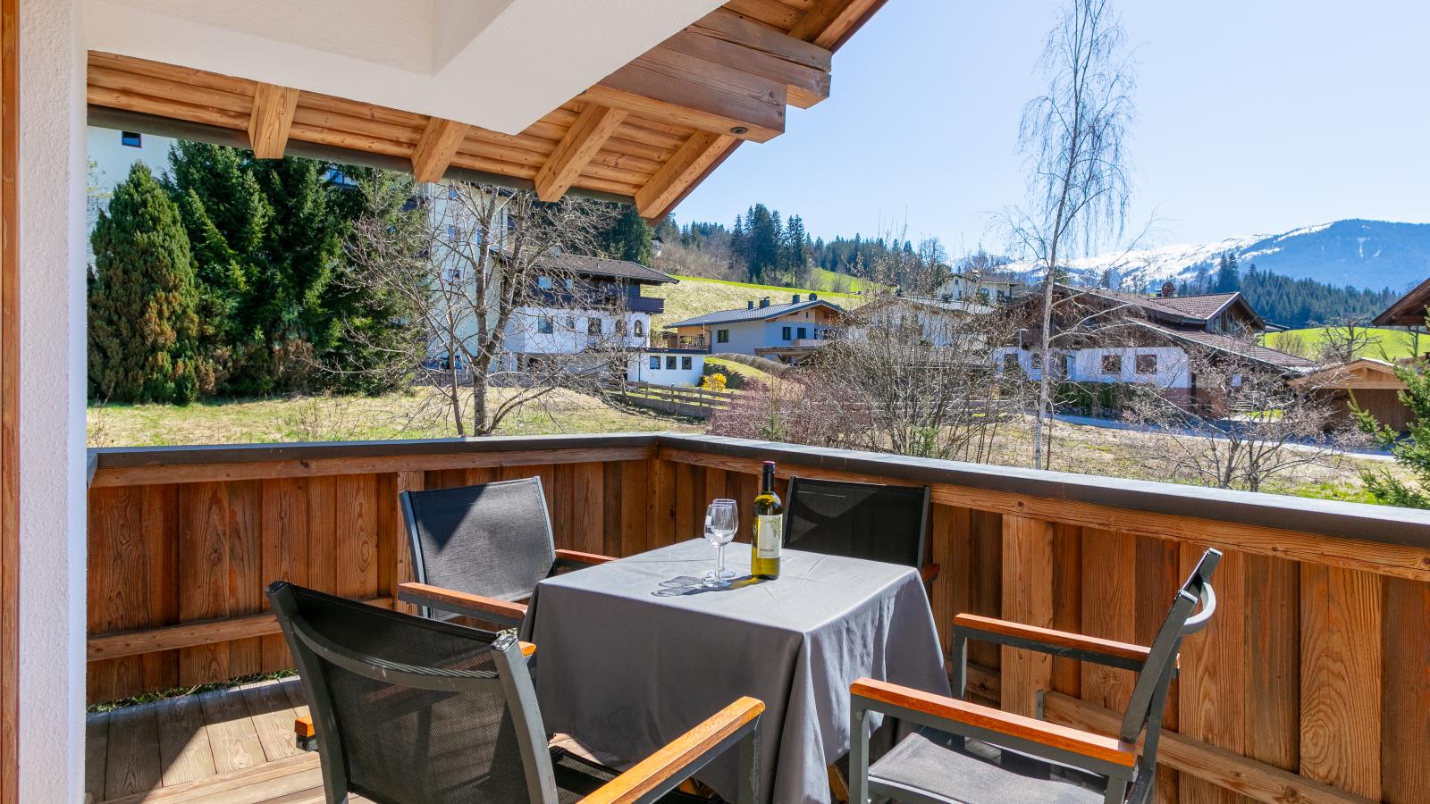 Kaiser Residence Top 1-Terrace balcony