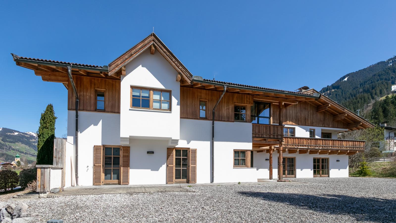 Kaiser Residence Top 1-Exterior summer