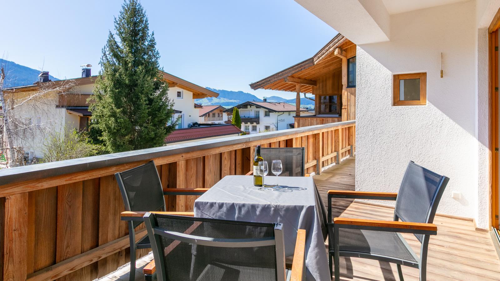 Kaiser Residence Top 2-Terrace balcony