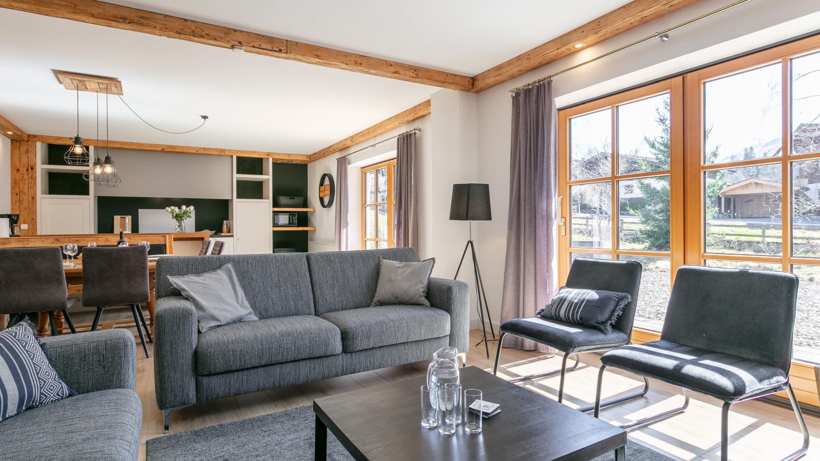 Kaiser Residence Top 2-Living room