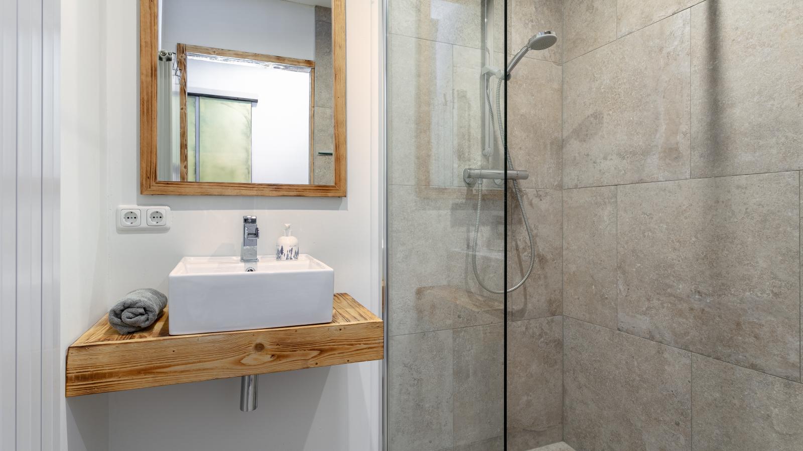 Kaiser Residence Top 2-Bathroom