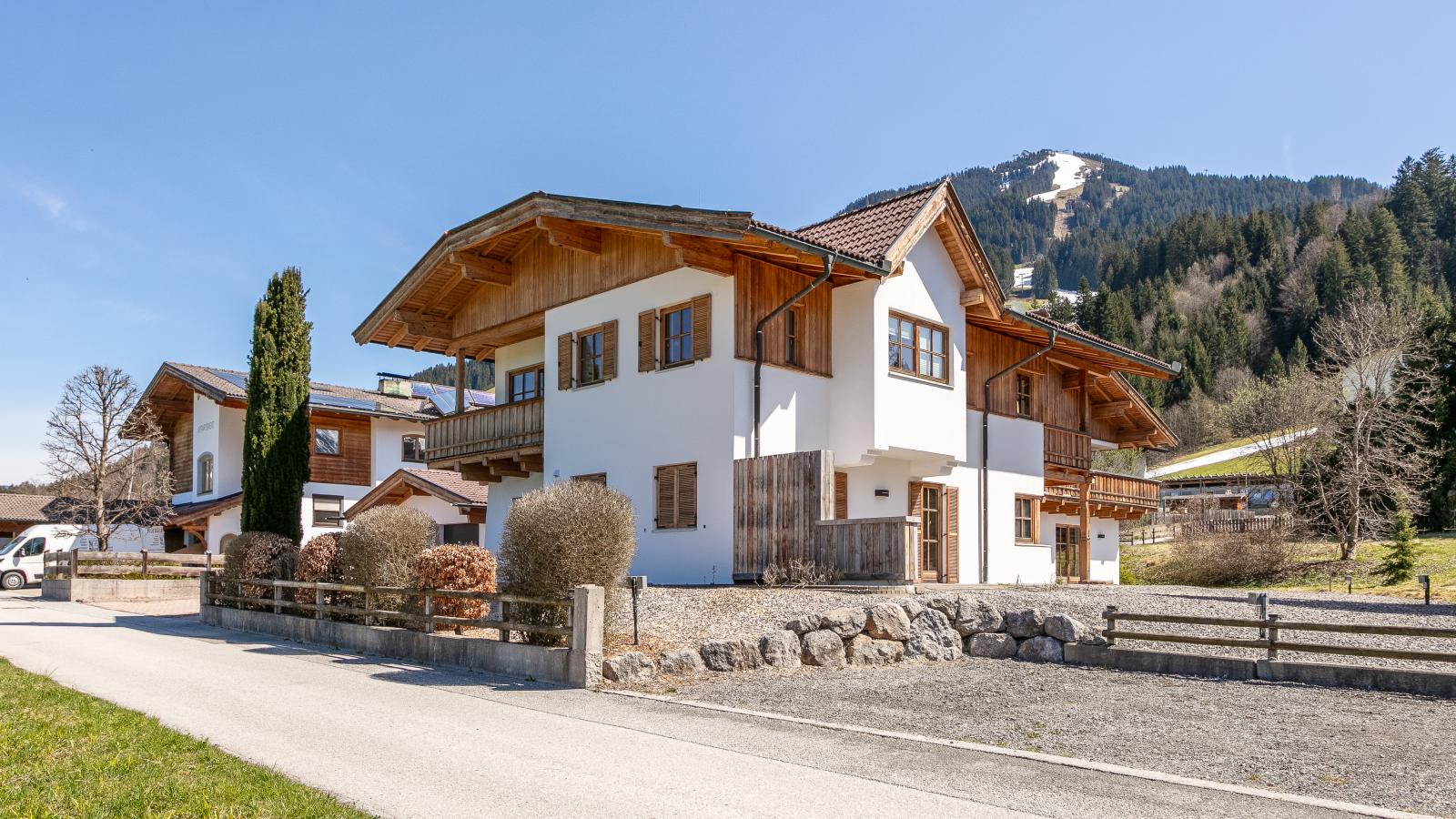 Kaiser Residence Top 2-Exterior summer