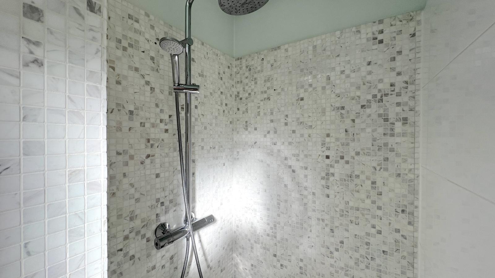 La Maison Bleue petite-Badkamer