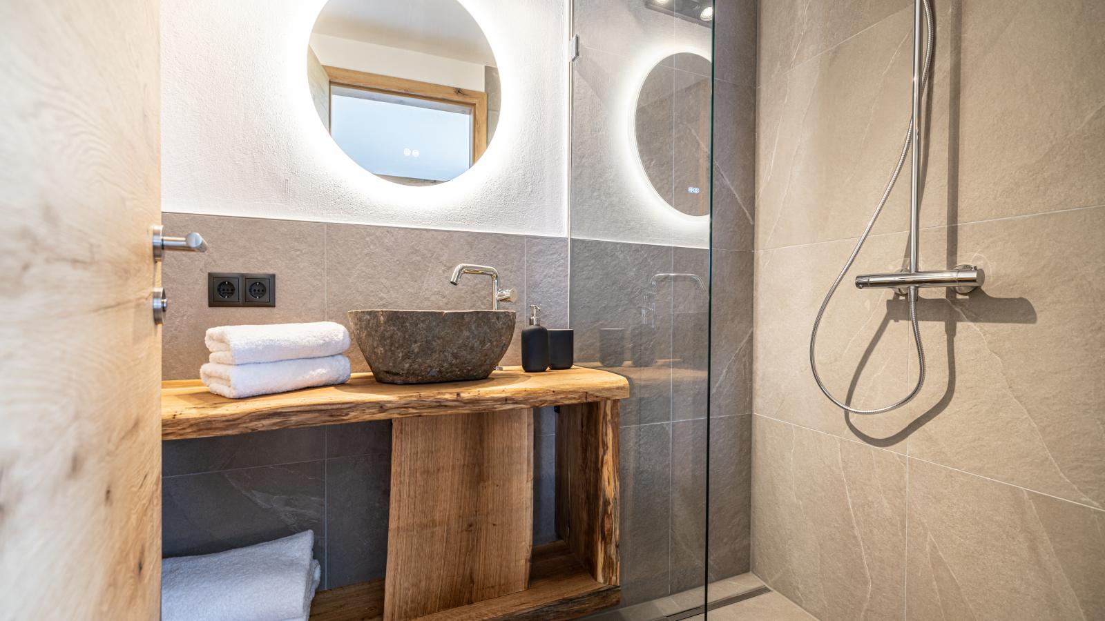 Tirola Chalet Alpbach-Badkamer