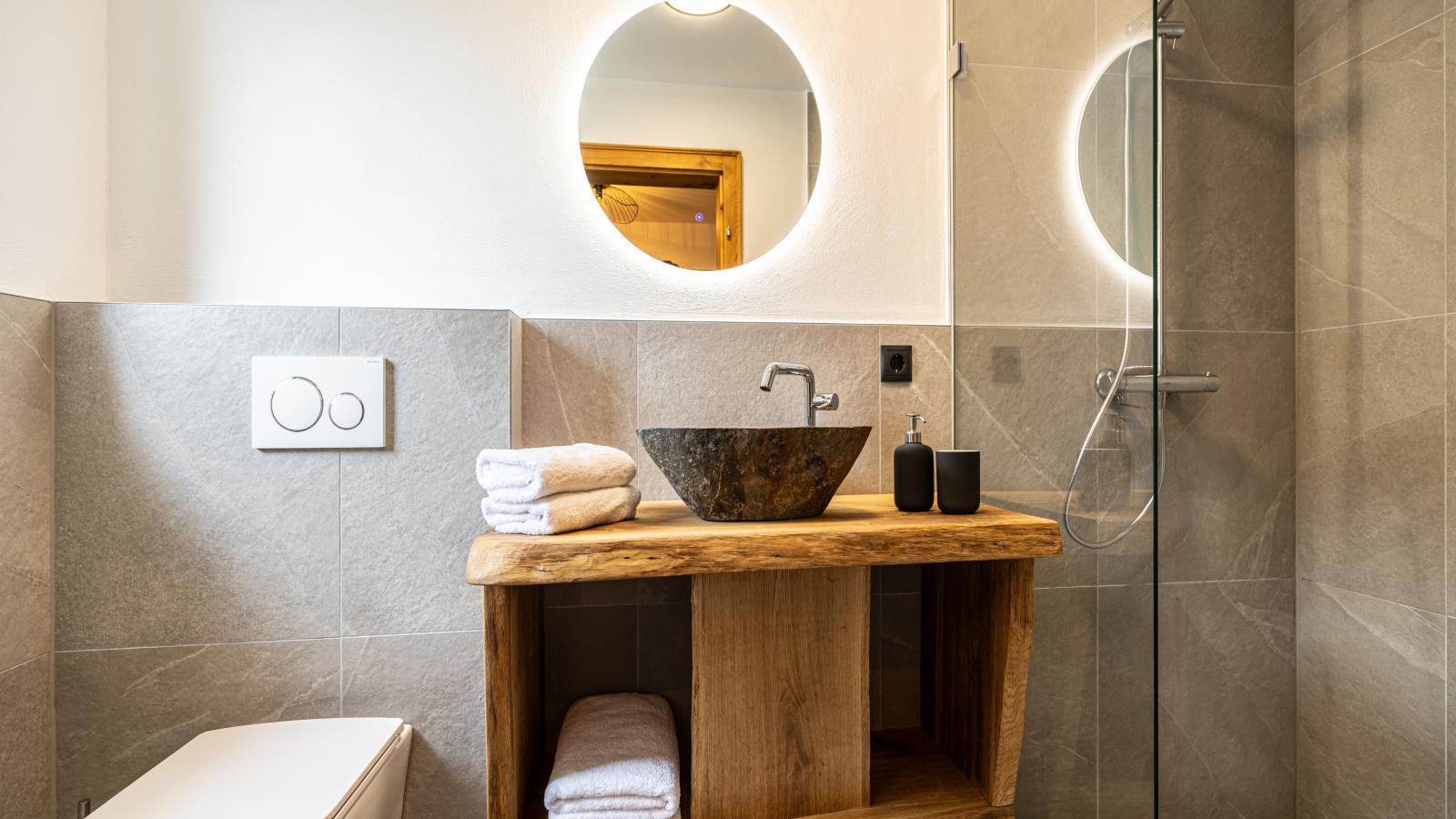 Tirola Chalet Alpbach-Badkamer