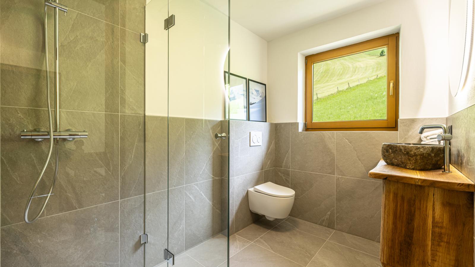 Tirola Chalet Alpbach-Badkamer