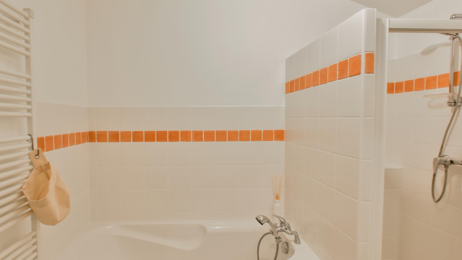 Petit gite Saint Martin le Redon-Badkamer