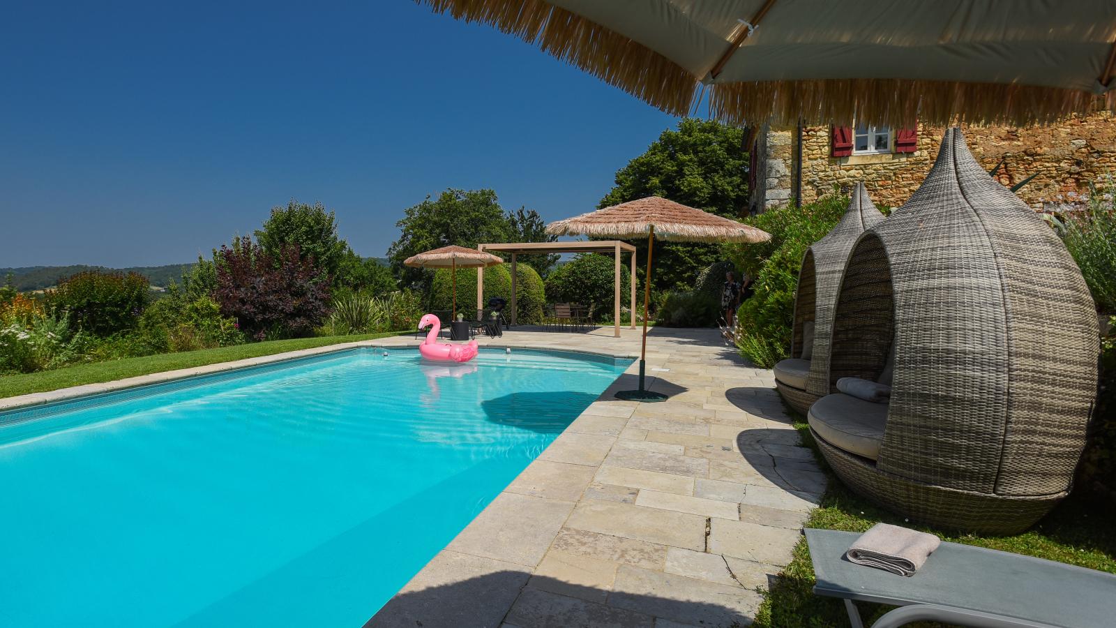 Petit gite Saint Martin le Redon-Zwembad