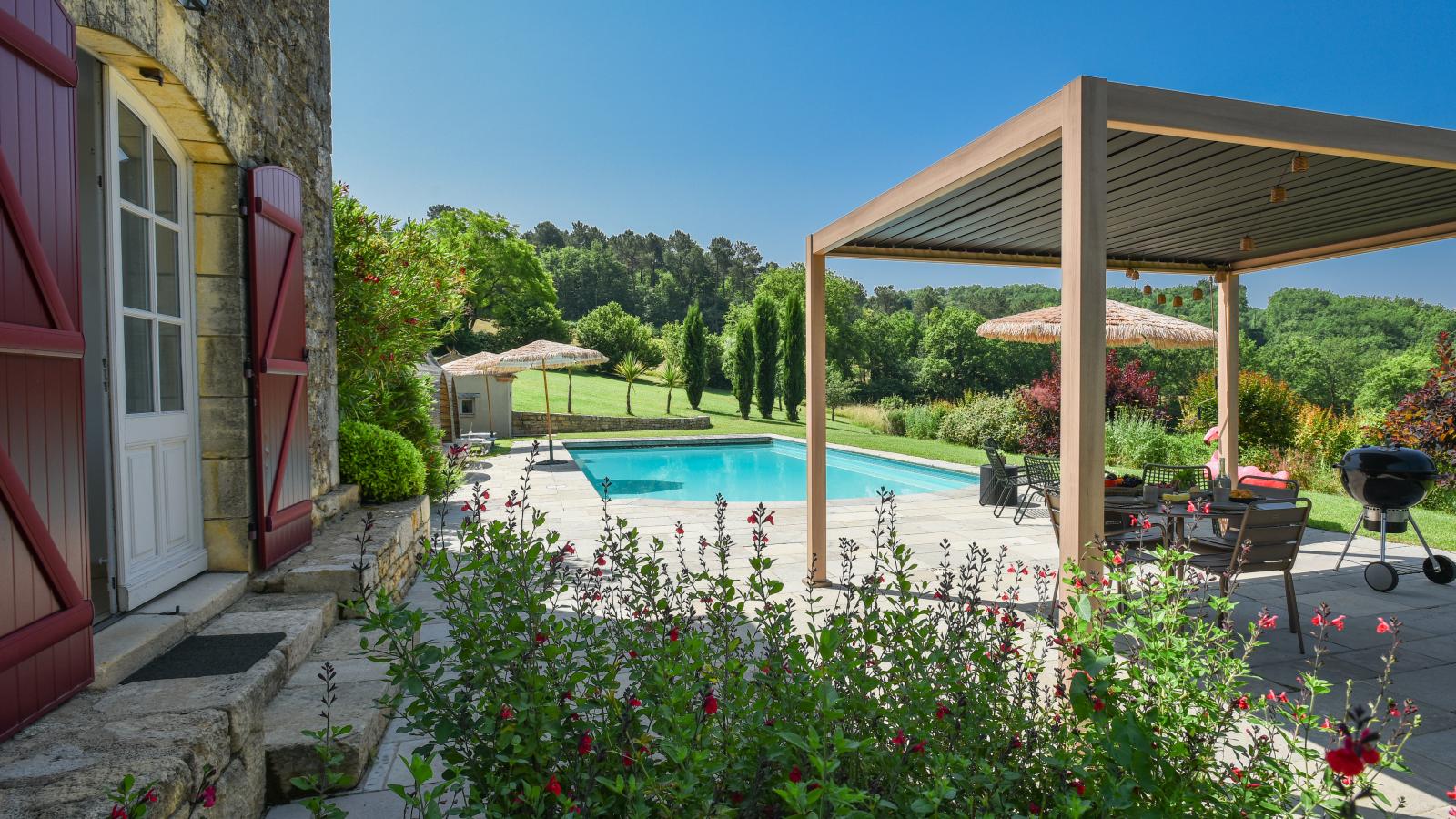 Petit gite Saint Martin le Redon-Tuinen zomer