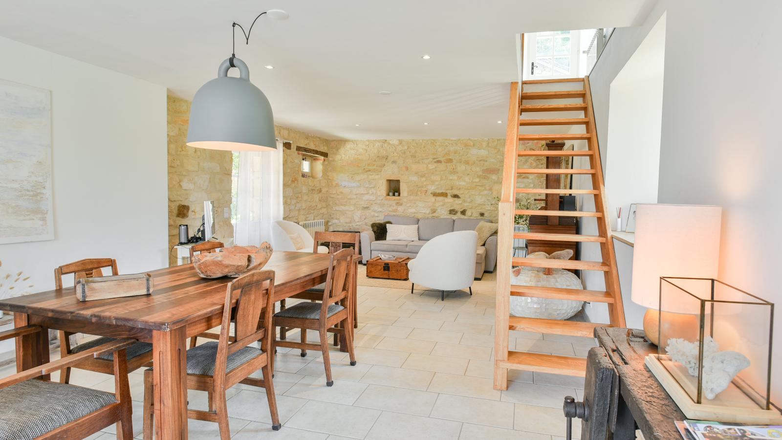 Petit gite Saint Martin le Redon-Eetkamer