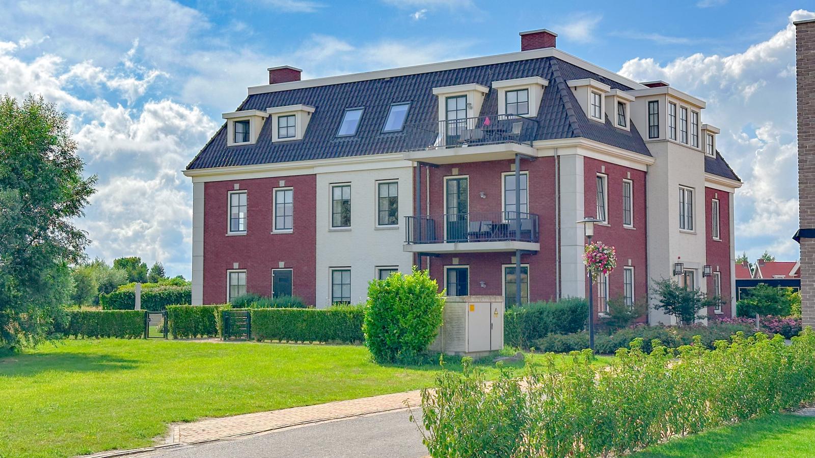Garden de luxe 27B-Exterior summer