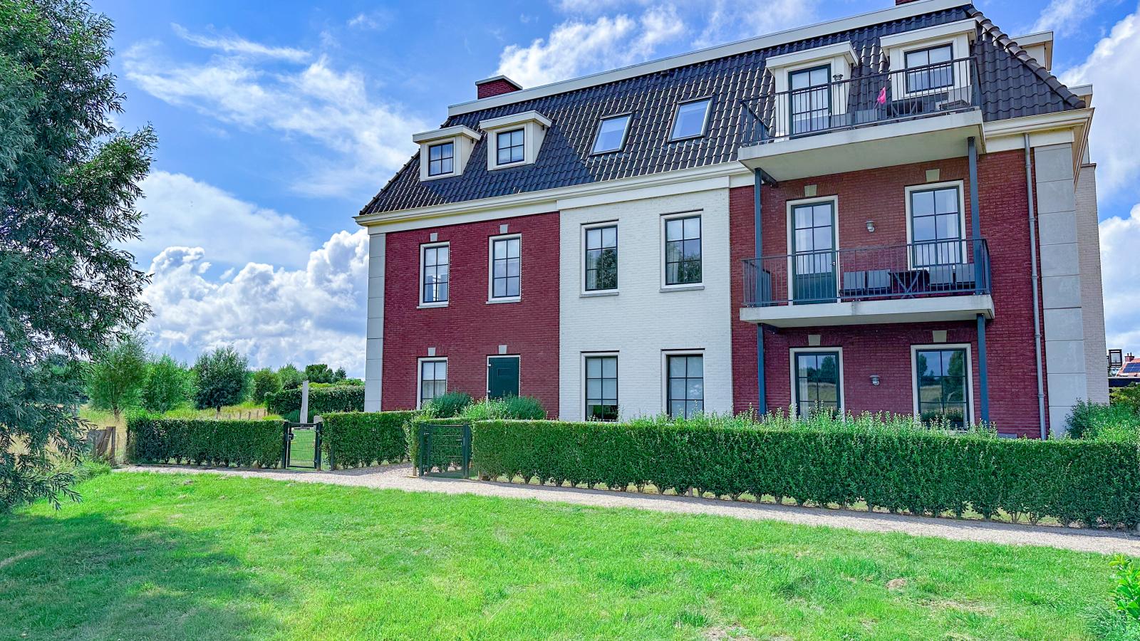 Garden de luxe 27B