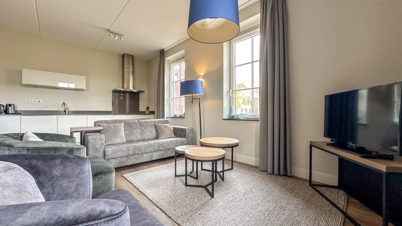 Garden de luxe 27B-Living room