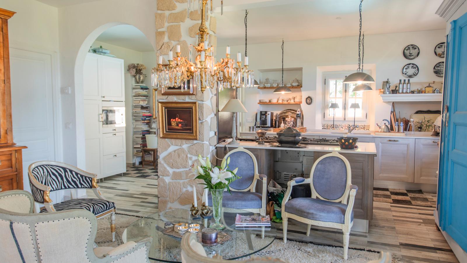Charme-Living room