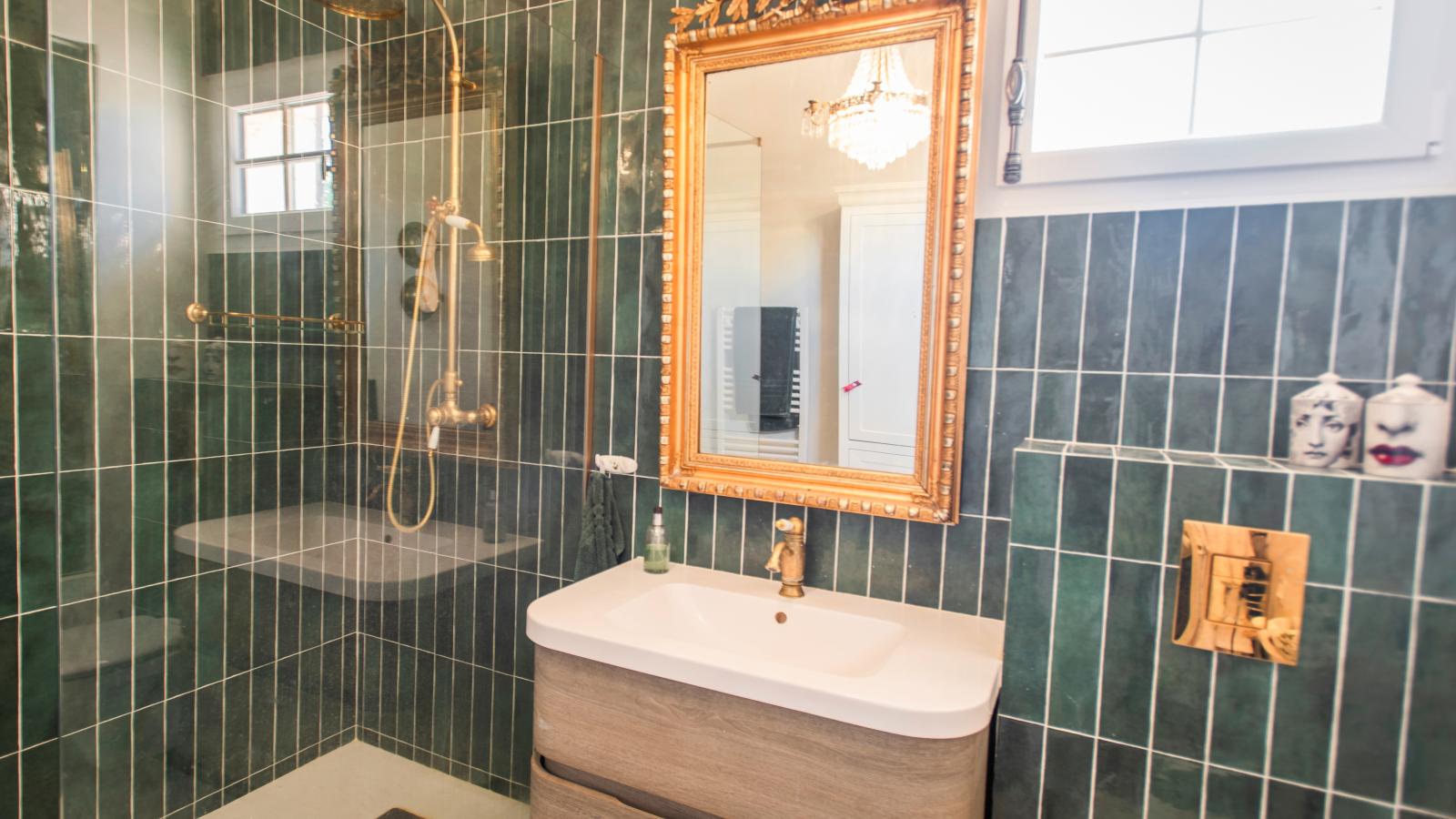 Charme-Bathroom