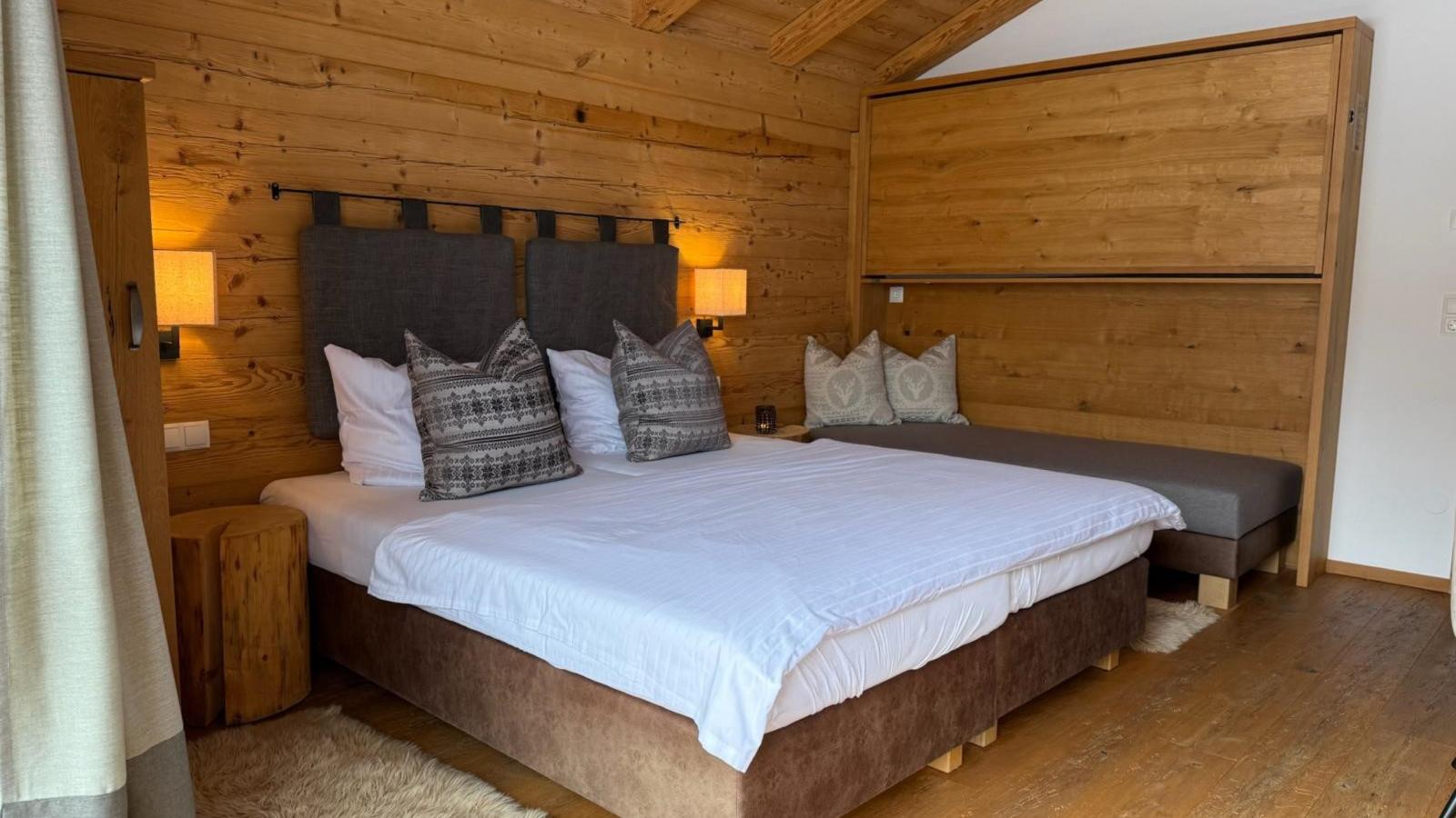 Wildrose-Schlafzimmer