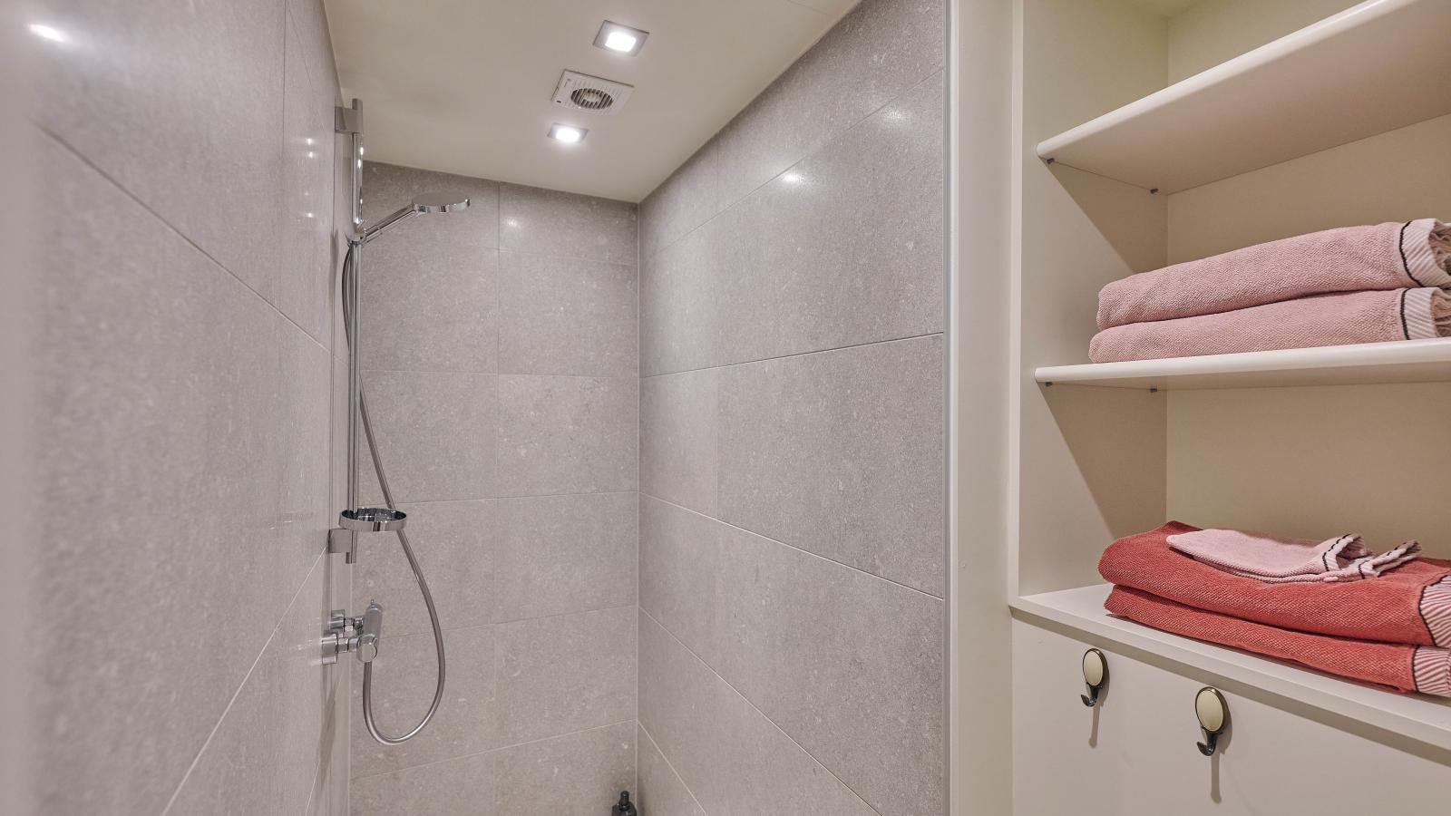 Rosselaer-Bathroom