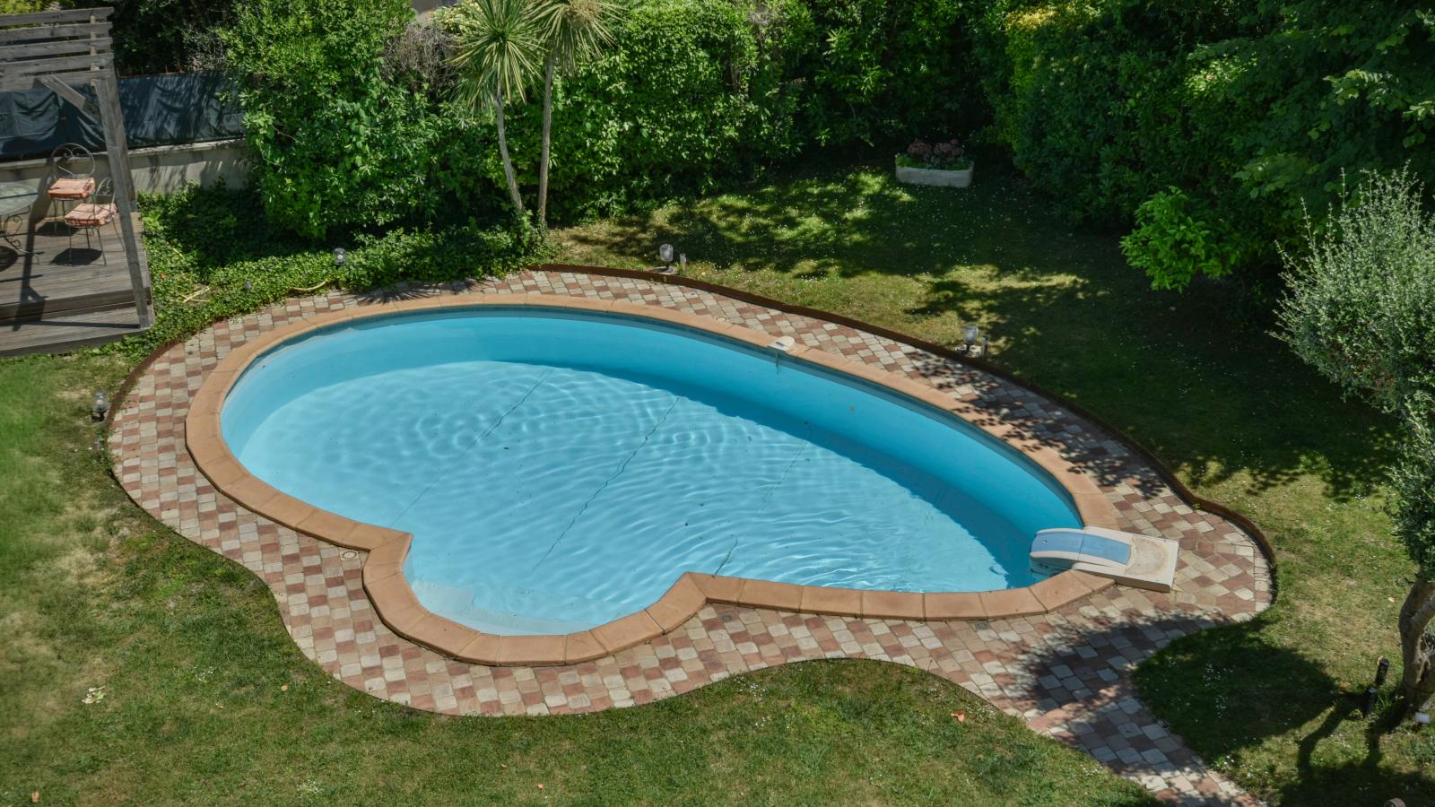 Les Châtaignes - Swimming pool