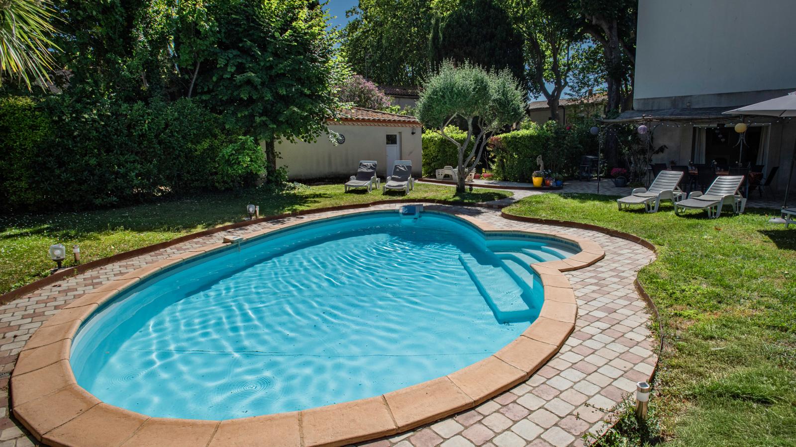 Les Châtaignes - Swimming pool