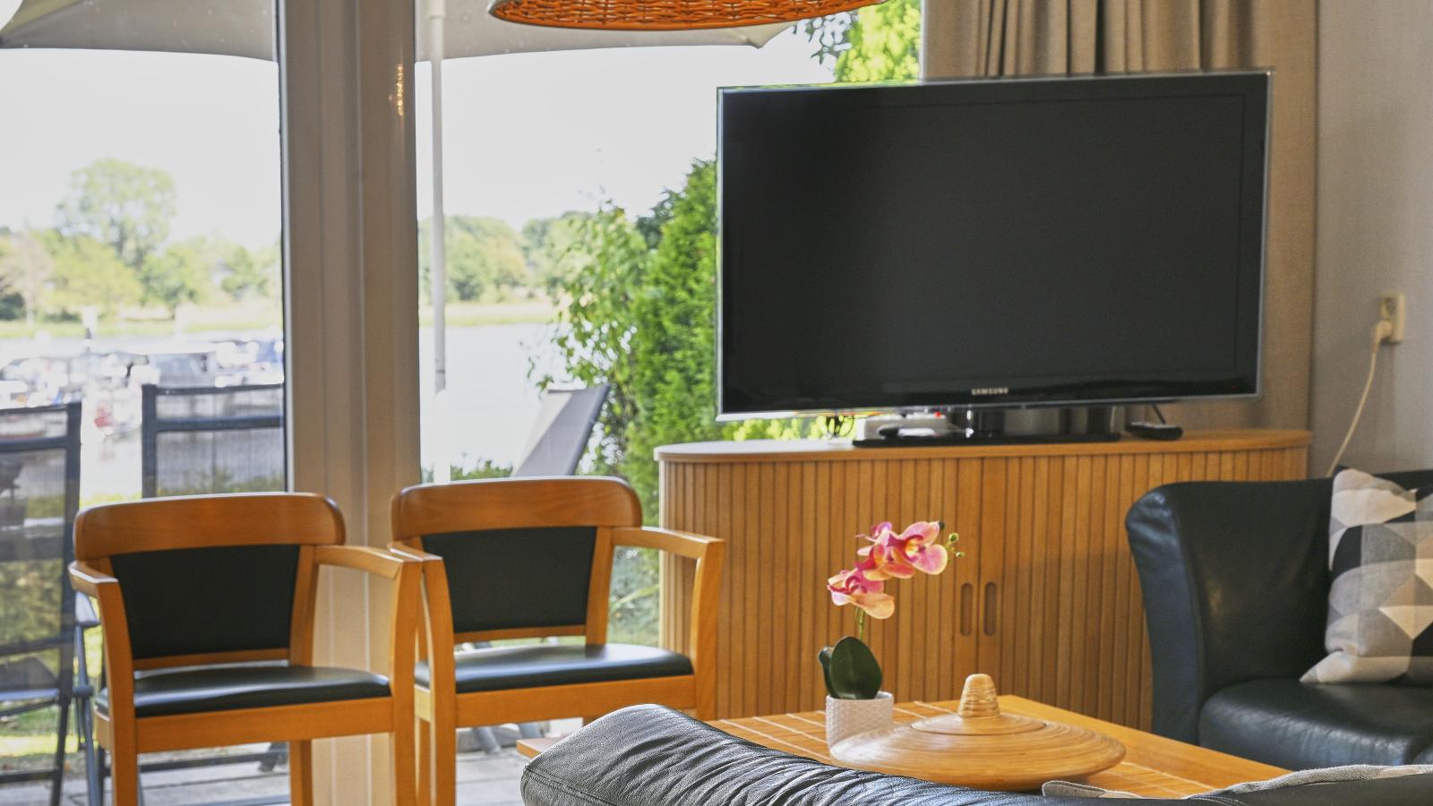 Aan de oever-Living room