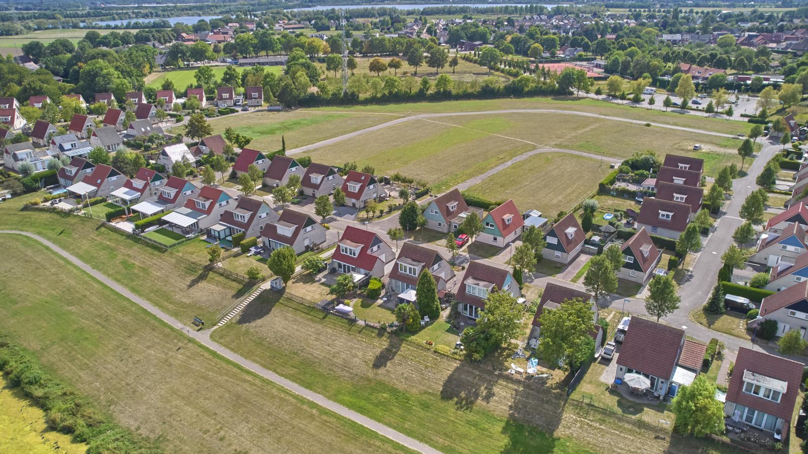 Aan de oever-Areas summer 1km