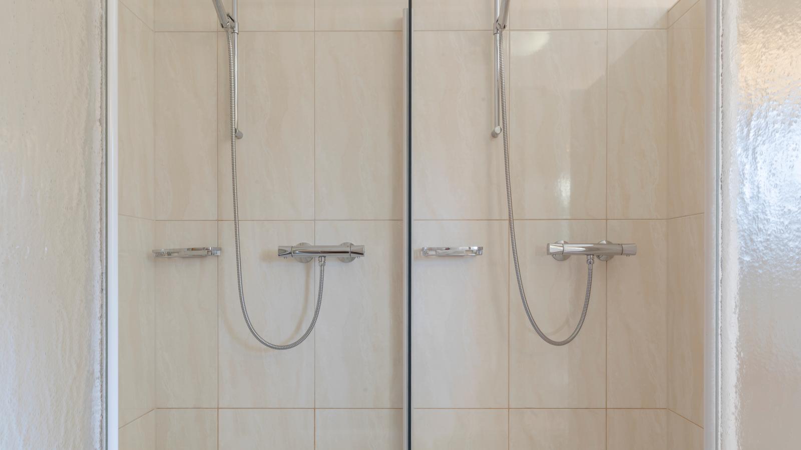 Next To The Skilift A 1 und A  2-Badkamer