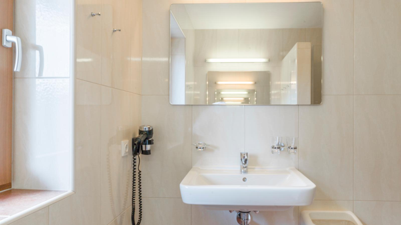 Next To The Skilift A 1 und A  2-Badkamer