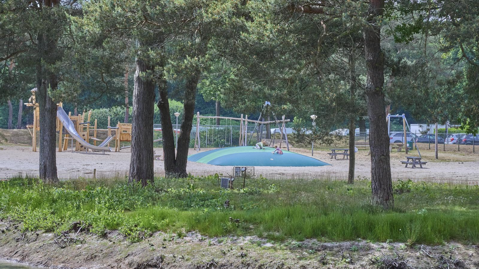 T Heische hofje-Parkfaciliteiten