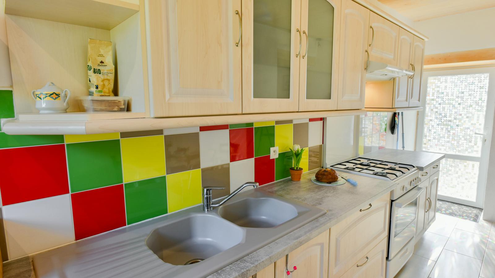 Maison des Yourtes-Kitchen