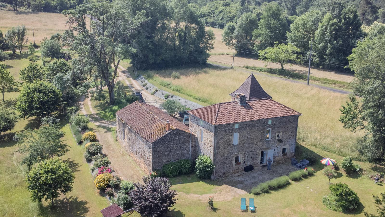Maison des Yourtes-Exterior summer