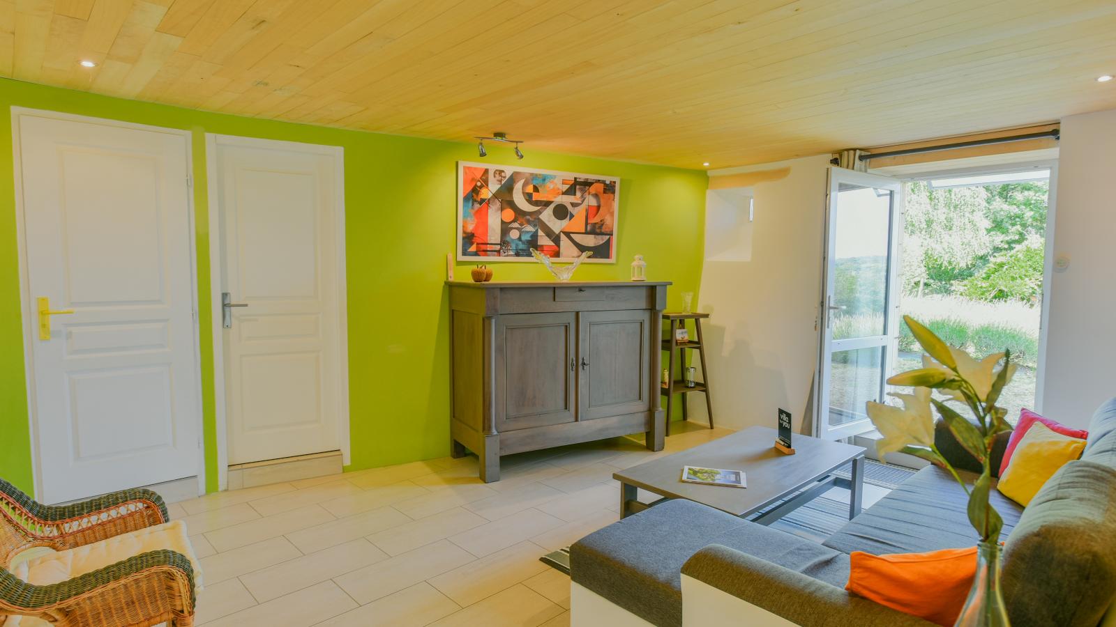 Maison des Yourtes-Living room