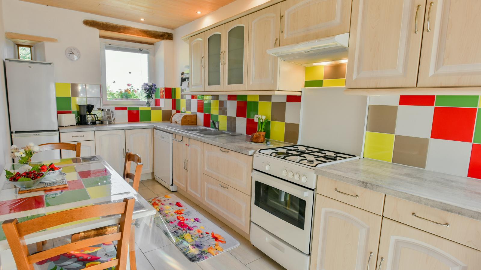 Maison des Yourtes-Kitchen