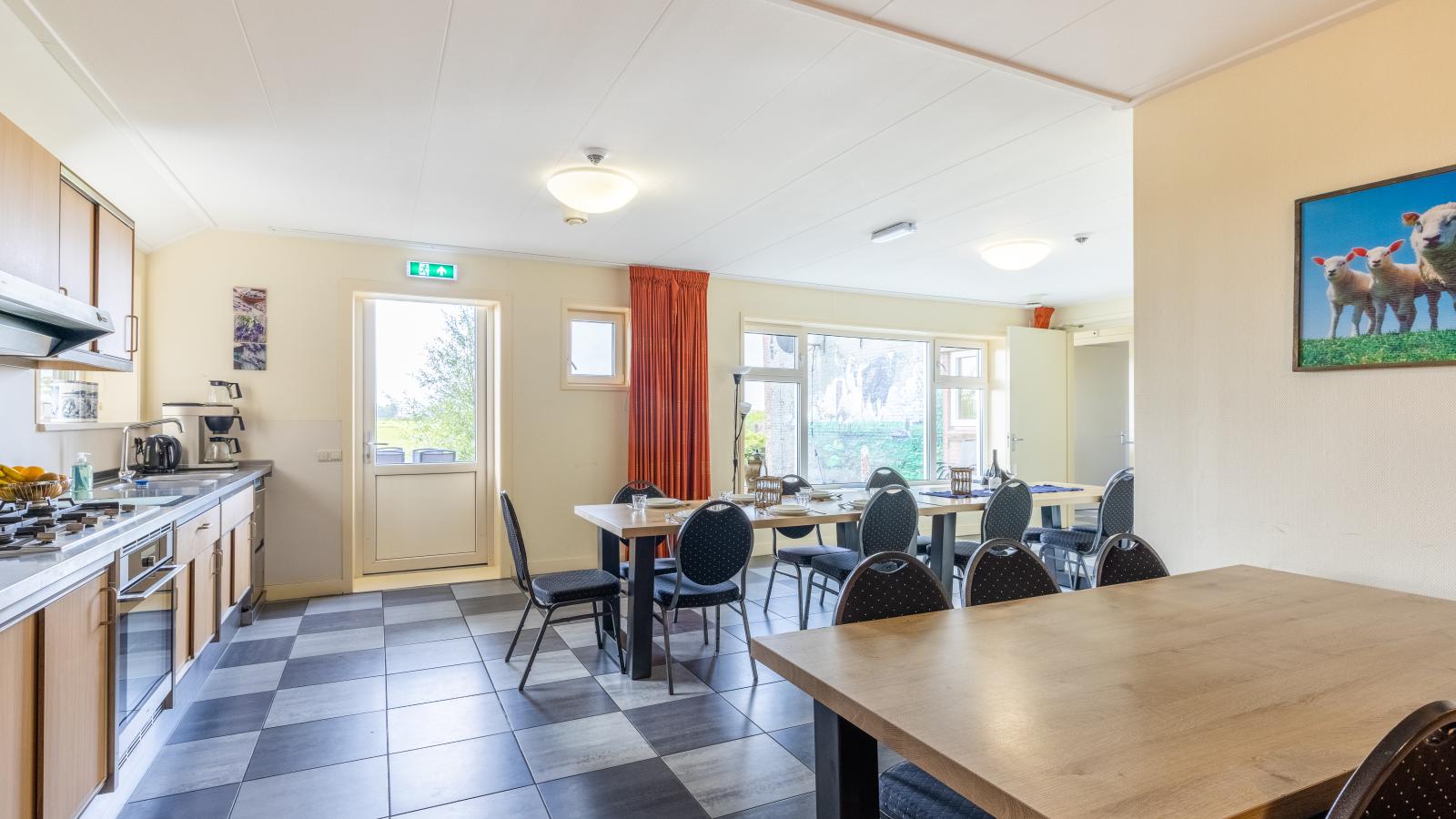 Groep in Friesland-Eetkamer