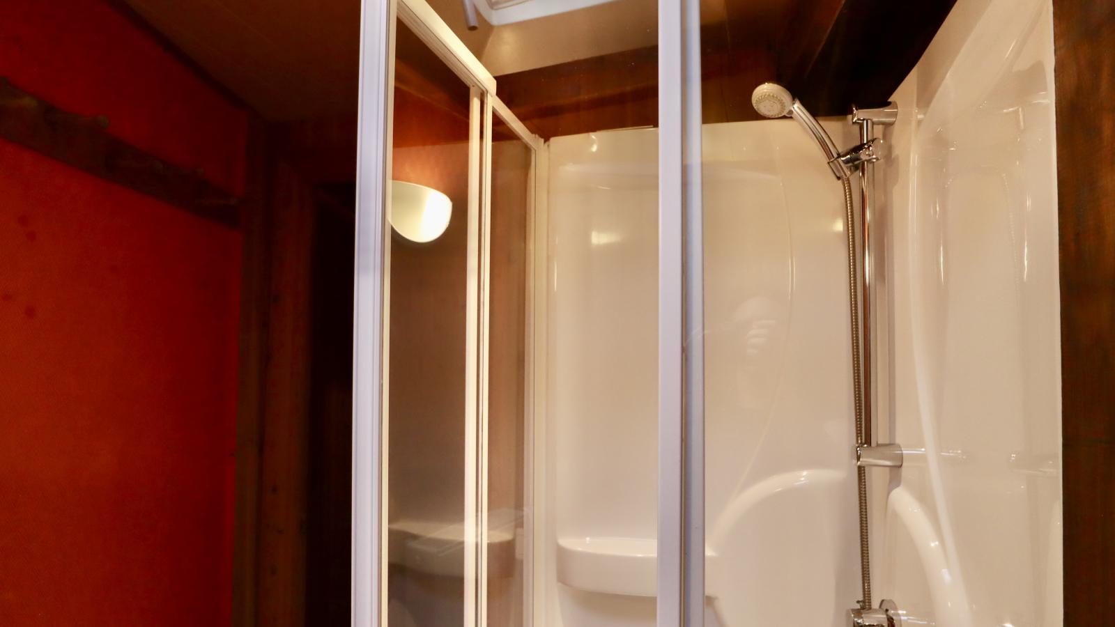 Langlire-Badezimmer