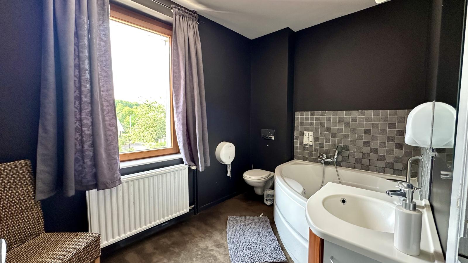 Aux Berges du Lac-Bathroom