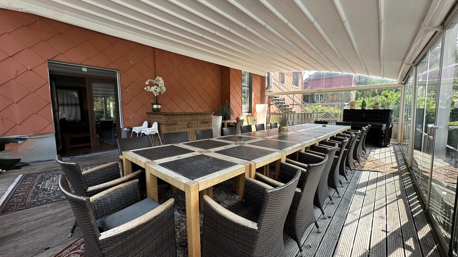 Aux Berges du Lac-Dining room