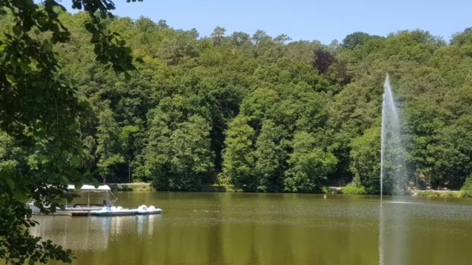 Aux Berges du Lac-Areas summer 1km