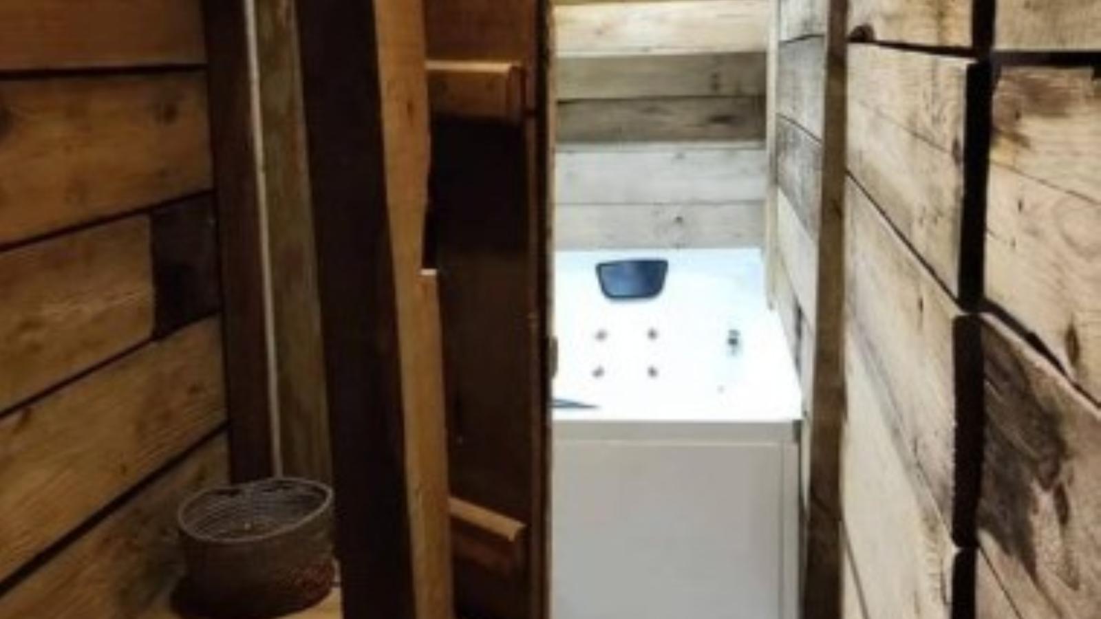 Le 140-Bathroom
