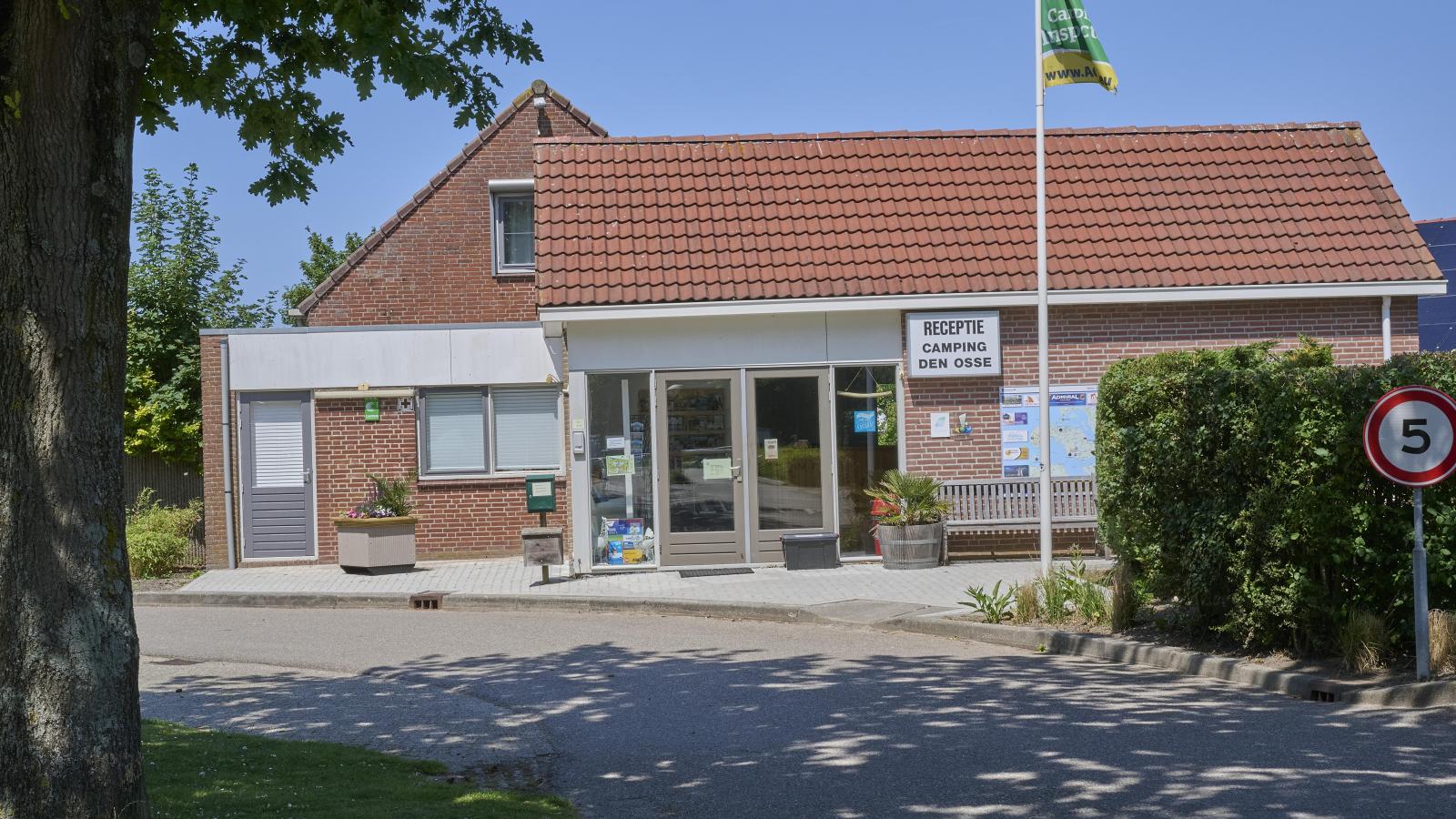 Zomerzoet-Hall d'accueil