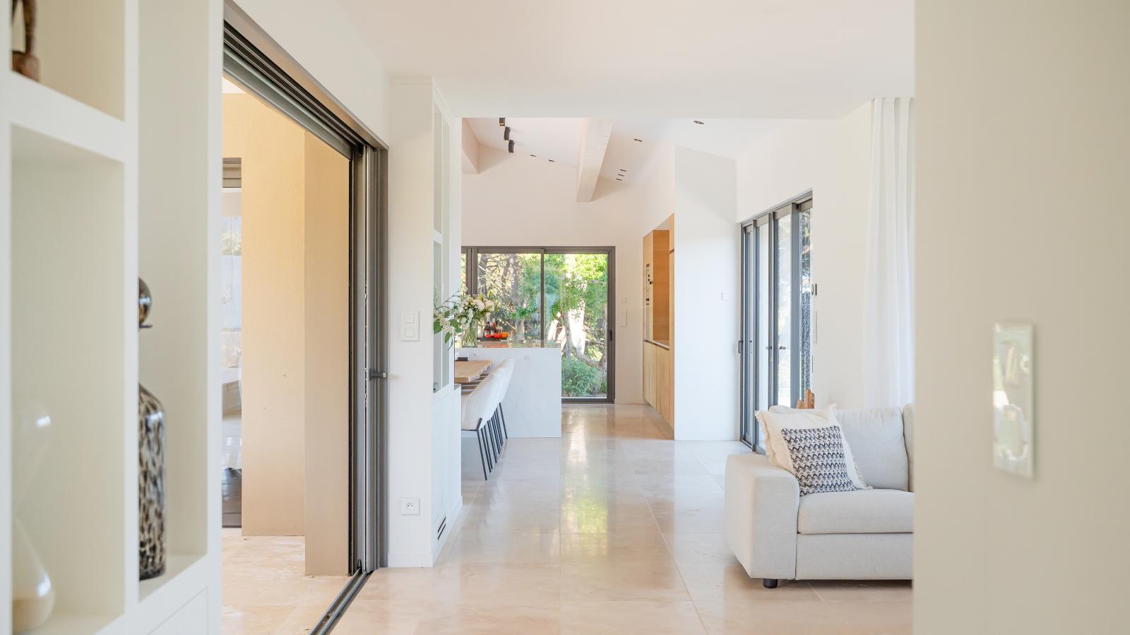 Vue Saint Tropez-Eetkamer