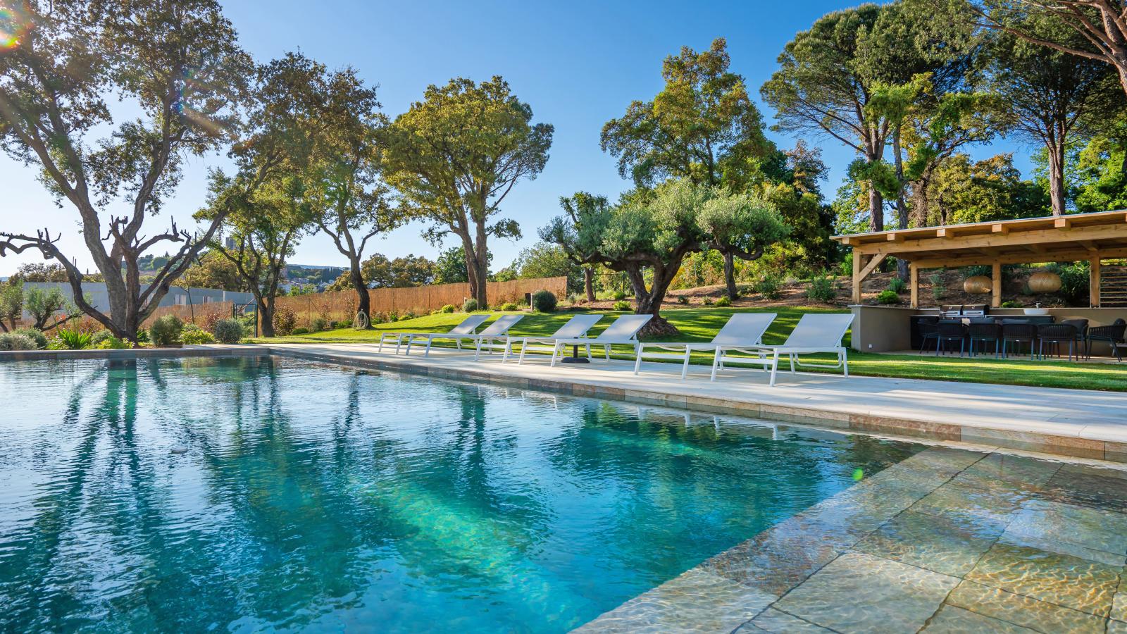 Vue Saint Tropez-Zwembad