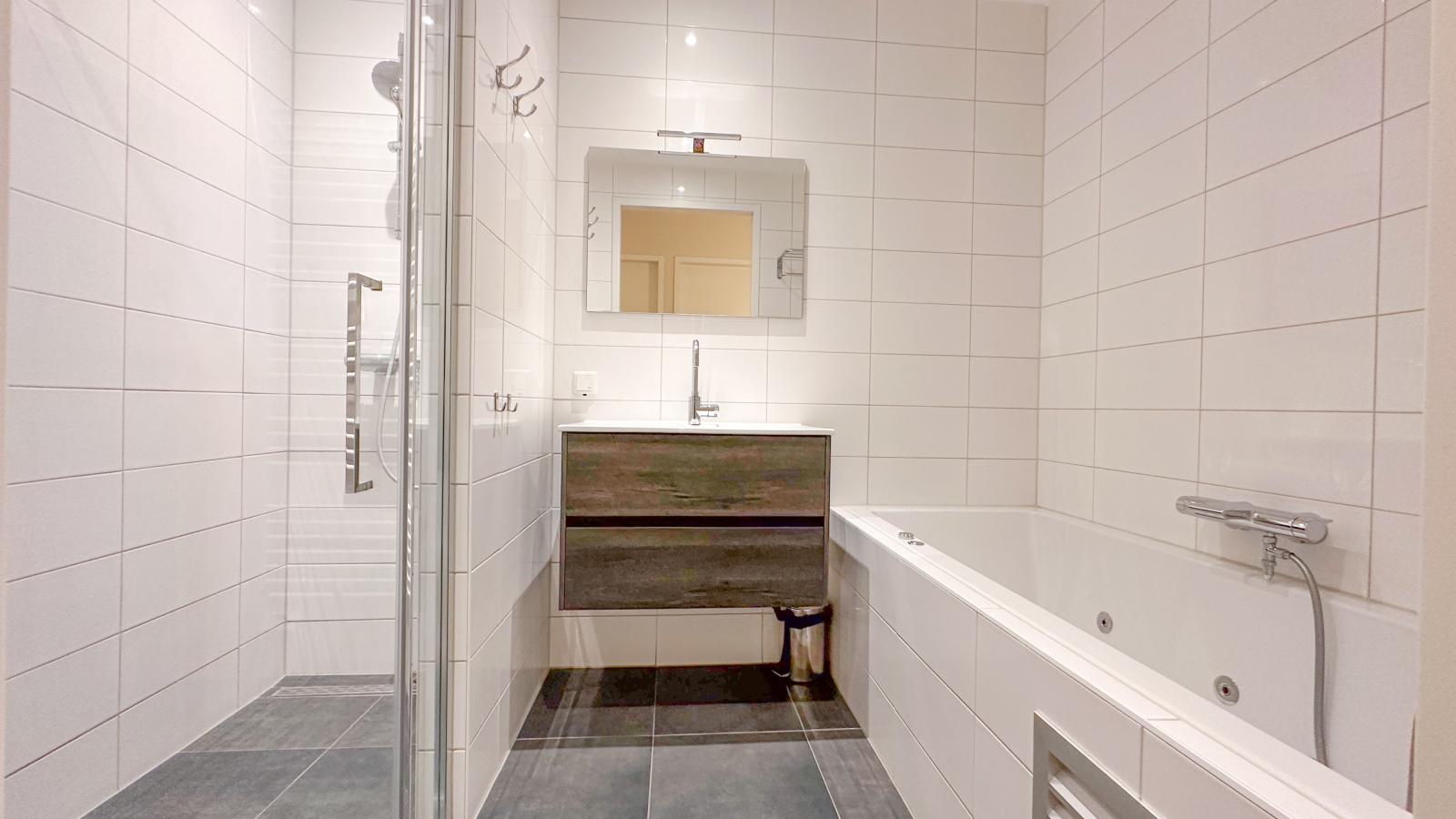 Top luxe 27G-Bathroom