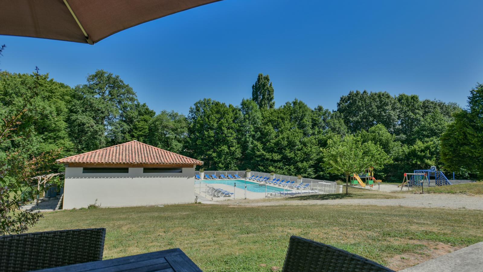 Lac Bleu nr 10 - Zwembad