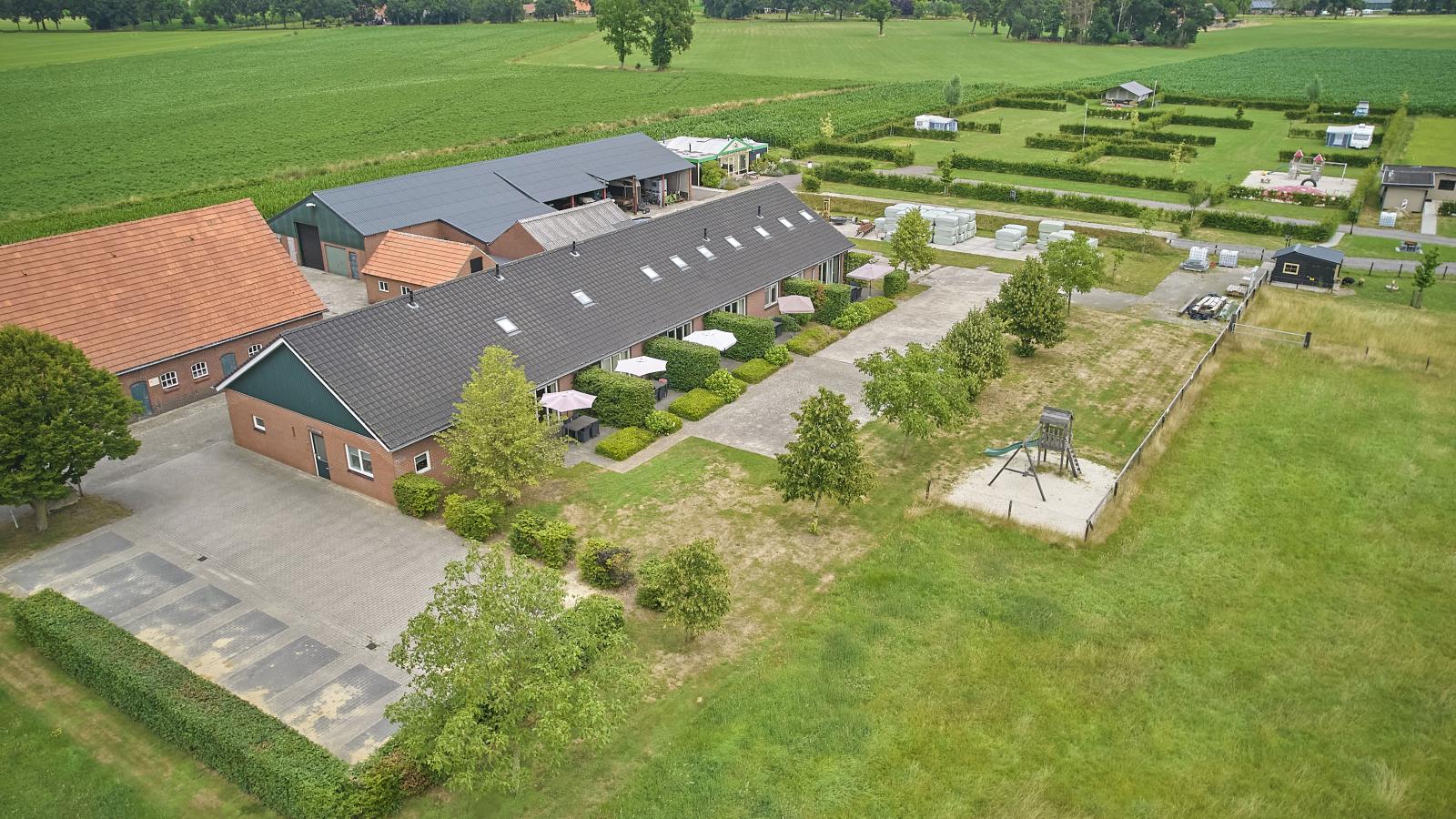 Boerderijappartement t Katreel-Buitenkant zomer