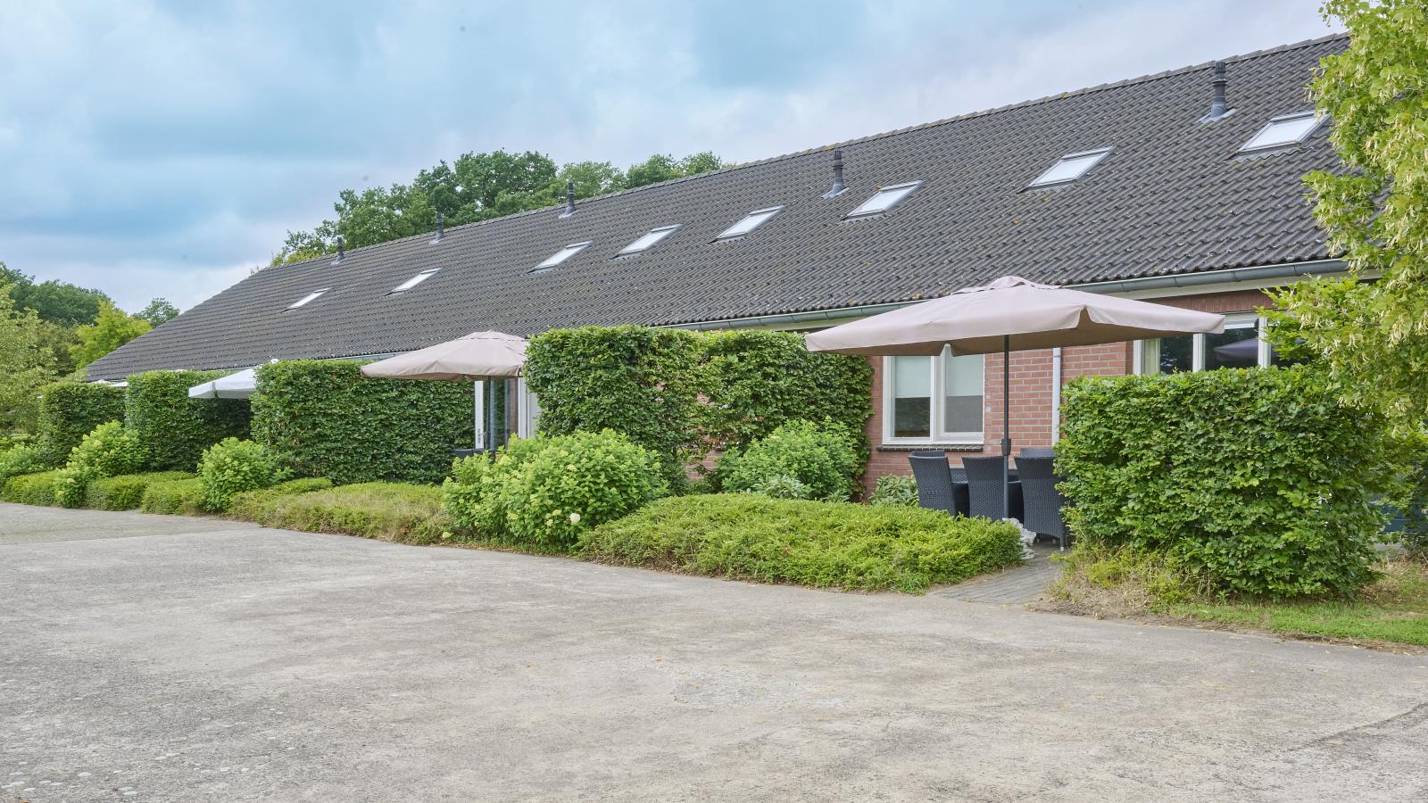 Boerderijappartement t Katreel-Buitenkant zomer