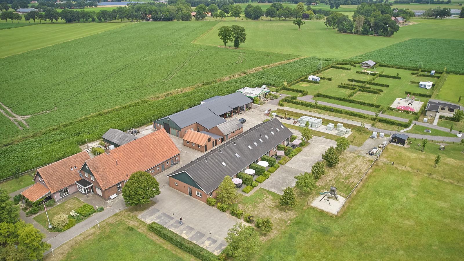 Boerderijappartement t Katreel-Buitenkant zomer