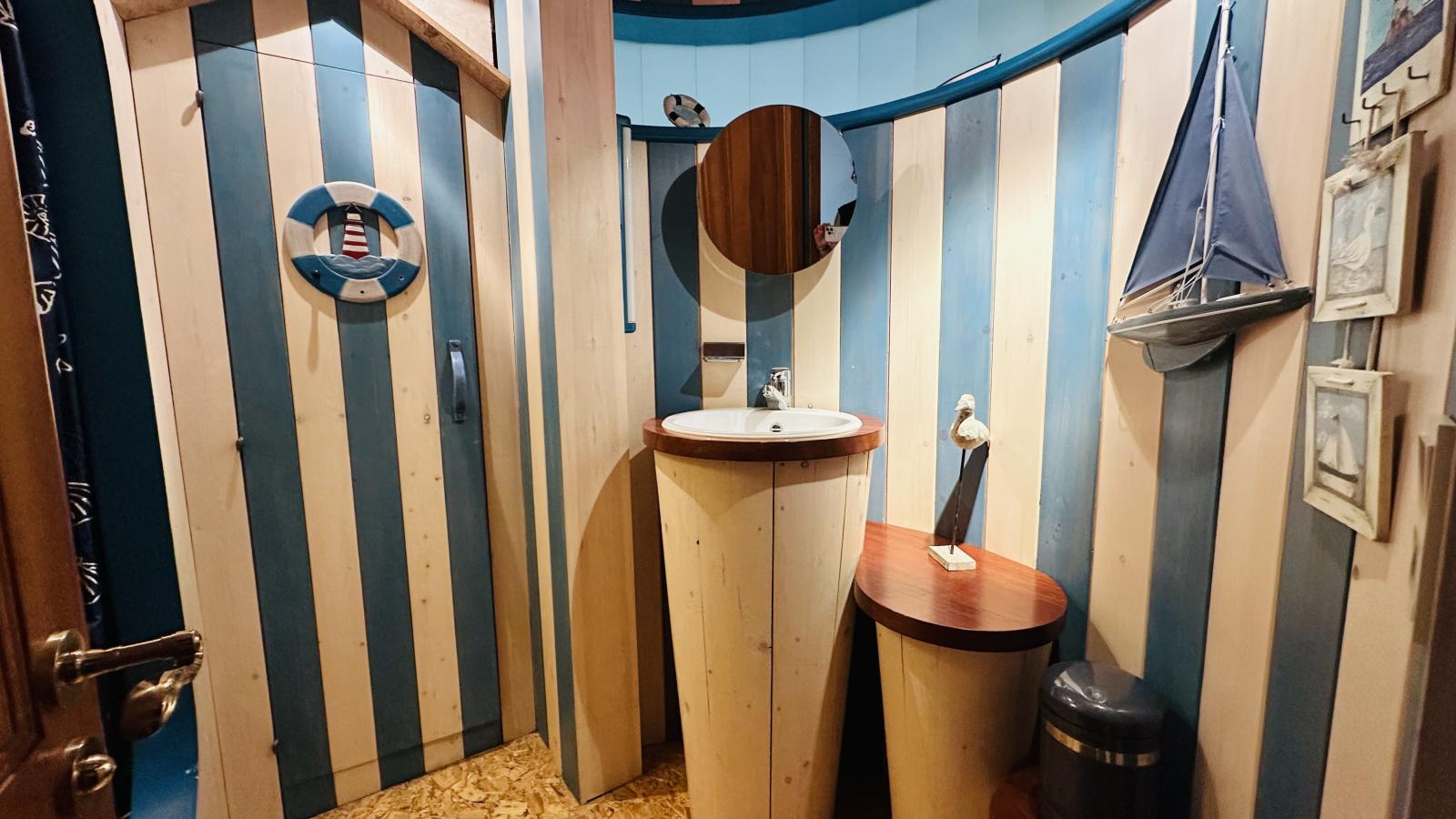 Les Ecuries du Lac-Bathroom