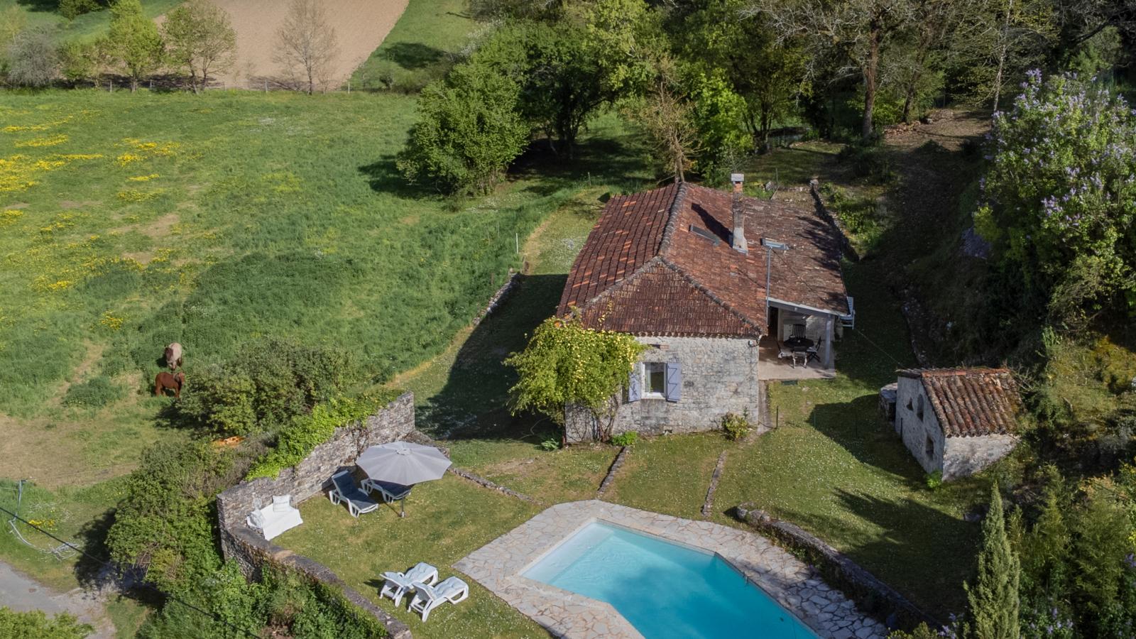 Gite Camineles - Buitenkant zomer